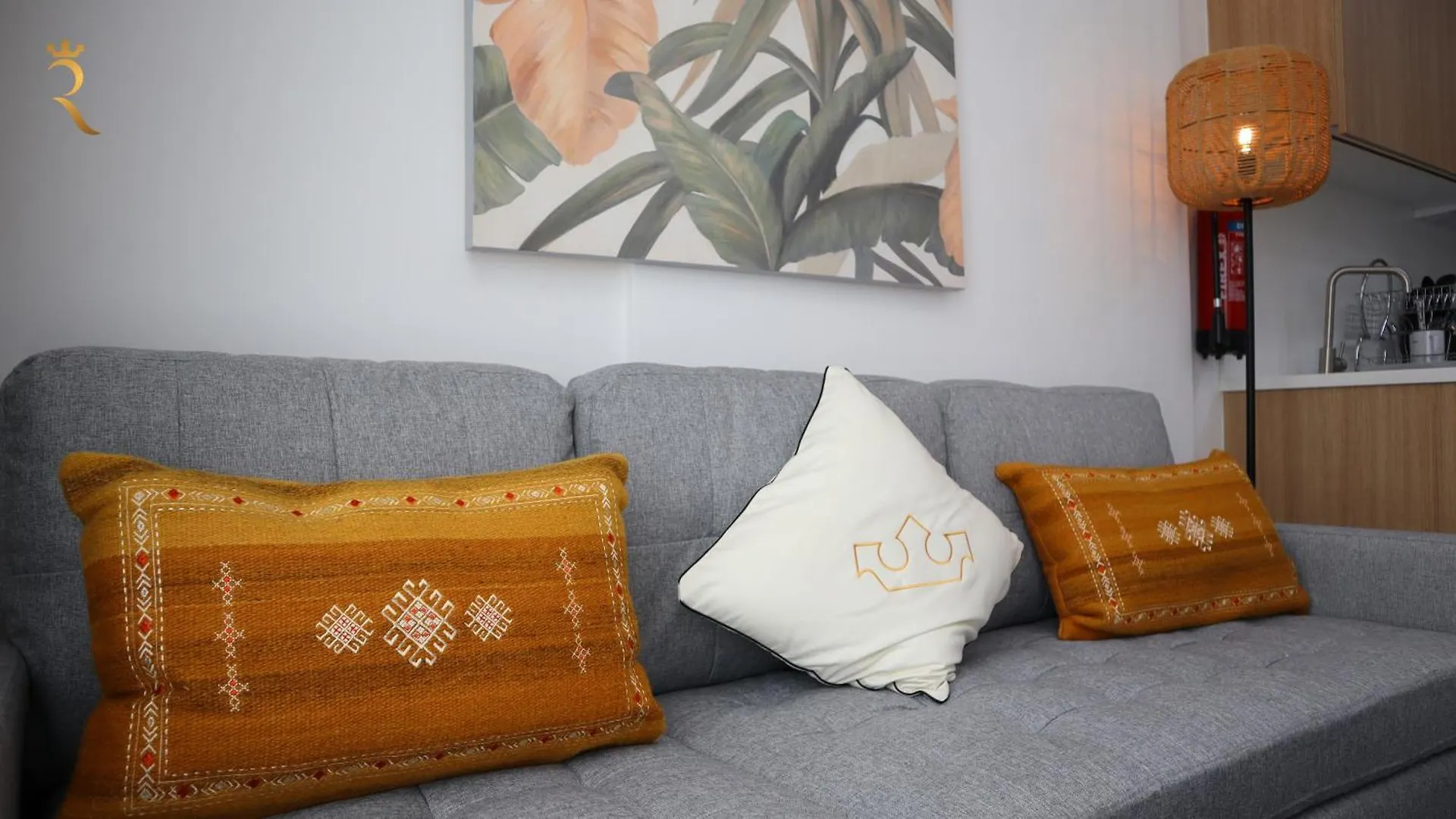 Grandiose Getaway Serene 1Br Oasis Apartment 아부다비