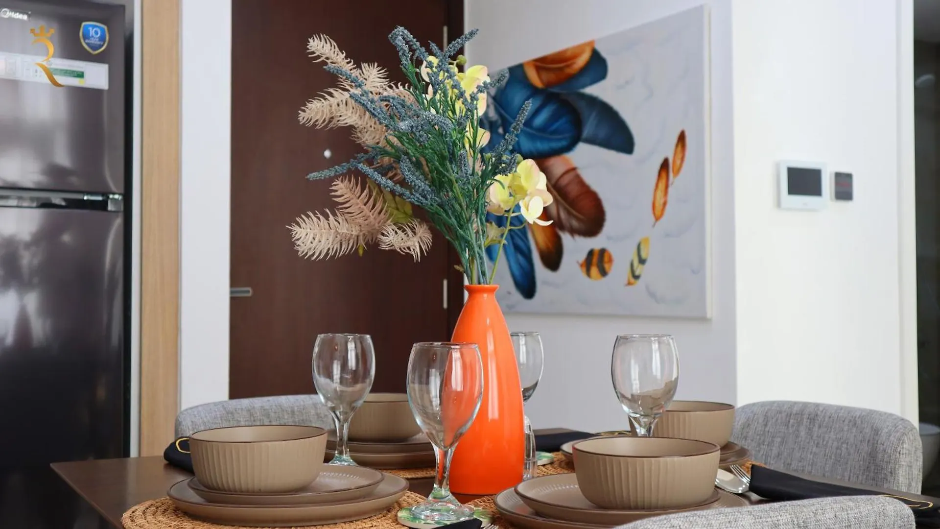 Grandiose Getaway Serene 1Br Oasis Apartment  아부다비