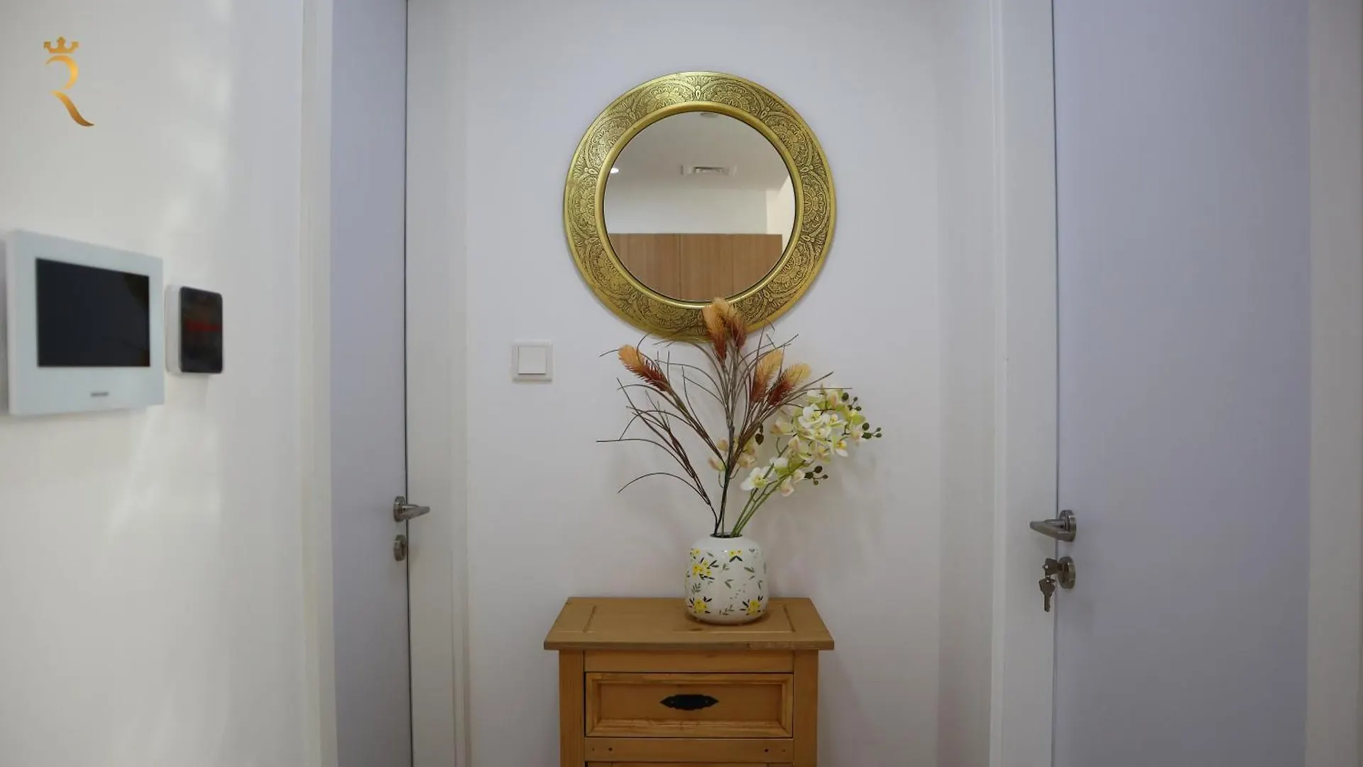 Grandiose Getaway Serene 1Br Oasis Apartment