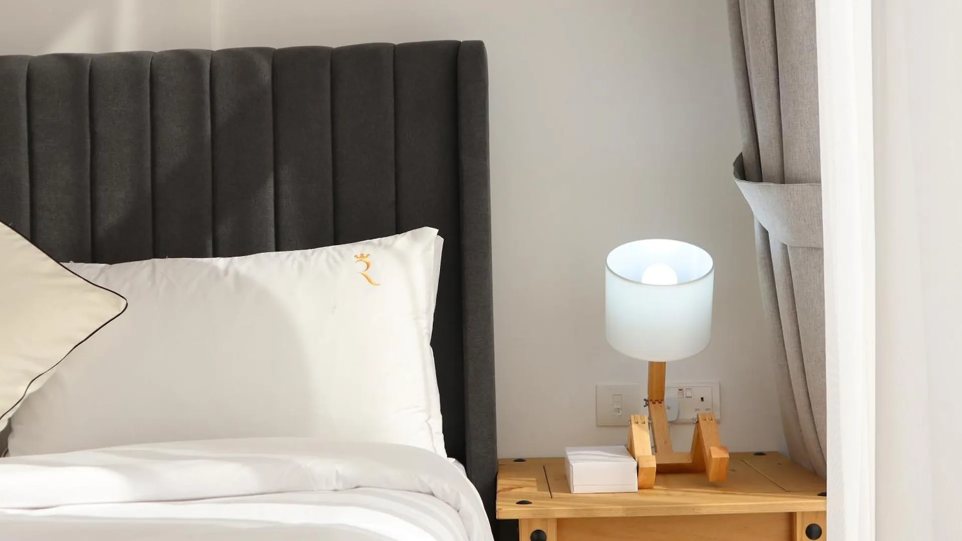 Grandiose Getaway Serene 1Br Oasis Apartment 아랍에미리트